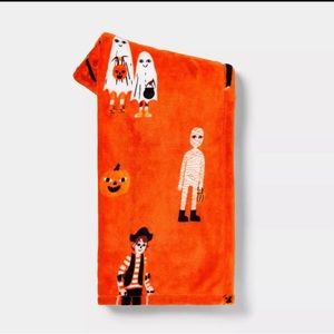 Trick or Treaters Printed Plush Halloween Throw Blanket - Hyde & EEK! Boutique™